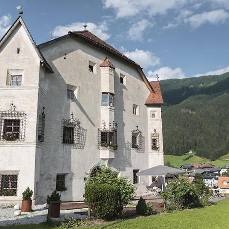 Ansitz Heufler Hotel Rasun di Sopra Exterior photo
